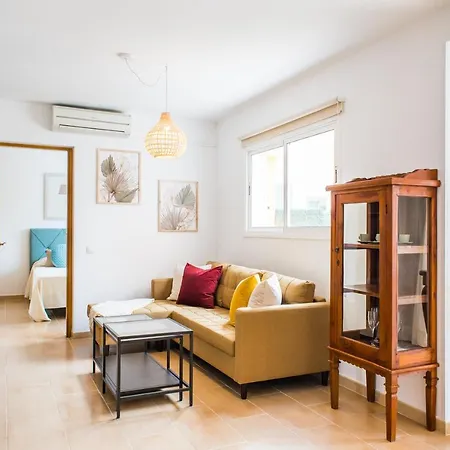 Family Delfines 2bedroom In Heart Of Corralejo- Only 5 Min To Sea, With Pool & Wifi By Holidays * Corralejo