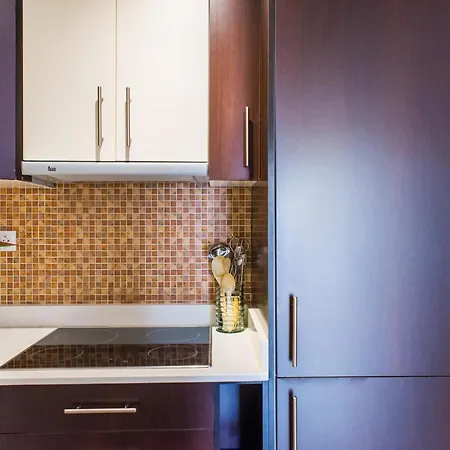 Apartment Family Delfines 2bedroom In Heart Of Corralejo- Only 5 Min To Sea, With Pool & Wifi By Holidays