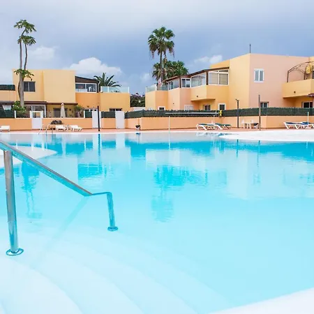 Family Delfines 2bedroom In Heart Of Corralejo- Only 5 Min To Sea, With Pool & Wifi By Holidays