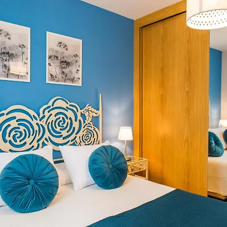 Apartment Family Delfines 2bedroom In Heart Of Corralejo- Only 5 Min To Sea, With Pool & Wifi By Holidays
