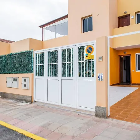Apartment Family Delfines 2bedroom In Heart Of Corralejo- Only 5 Min To Sea, With Pool & Wifi By Holidays Corralejo