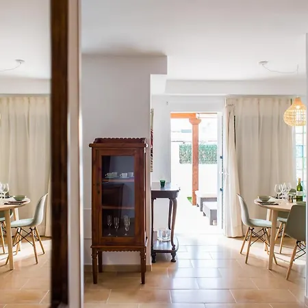 Family Delfines 2bedroom In Heart Of Corralejo- Only 5 Min To Sea, With Pool & Wifi By Holidays *