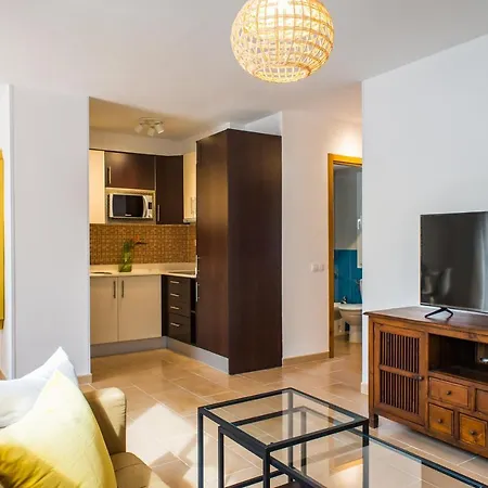 Family Delfines 2bedroom In Heart Of Corralejo- Only 5 Min To Sea, With Pool & Wifi By Holidays * Corralejo