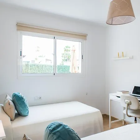 Family Delfines 2bedroom In Heart Of Corralejo- Only 5 Min To Sea, With Pool & Wifi By Holidays Corralejo